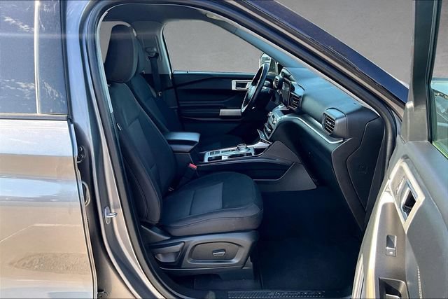 Used 2022 Ford Explorer XLT RWD image 5