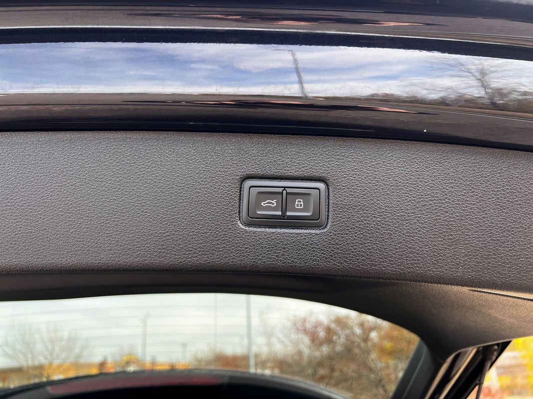 Used 2018 Audi Q7 3.0T Premium Plus w/ Premium Plus Package image 12