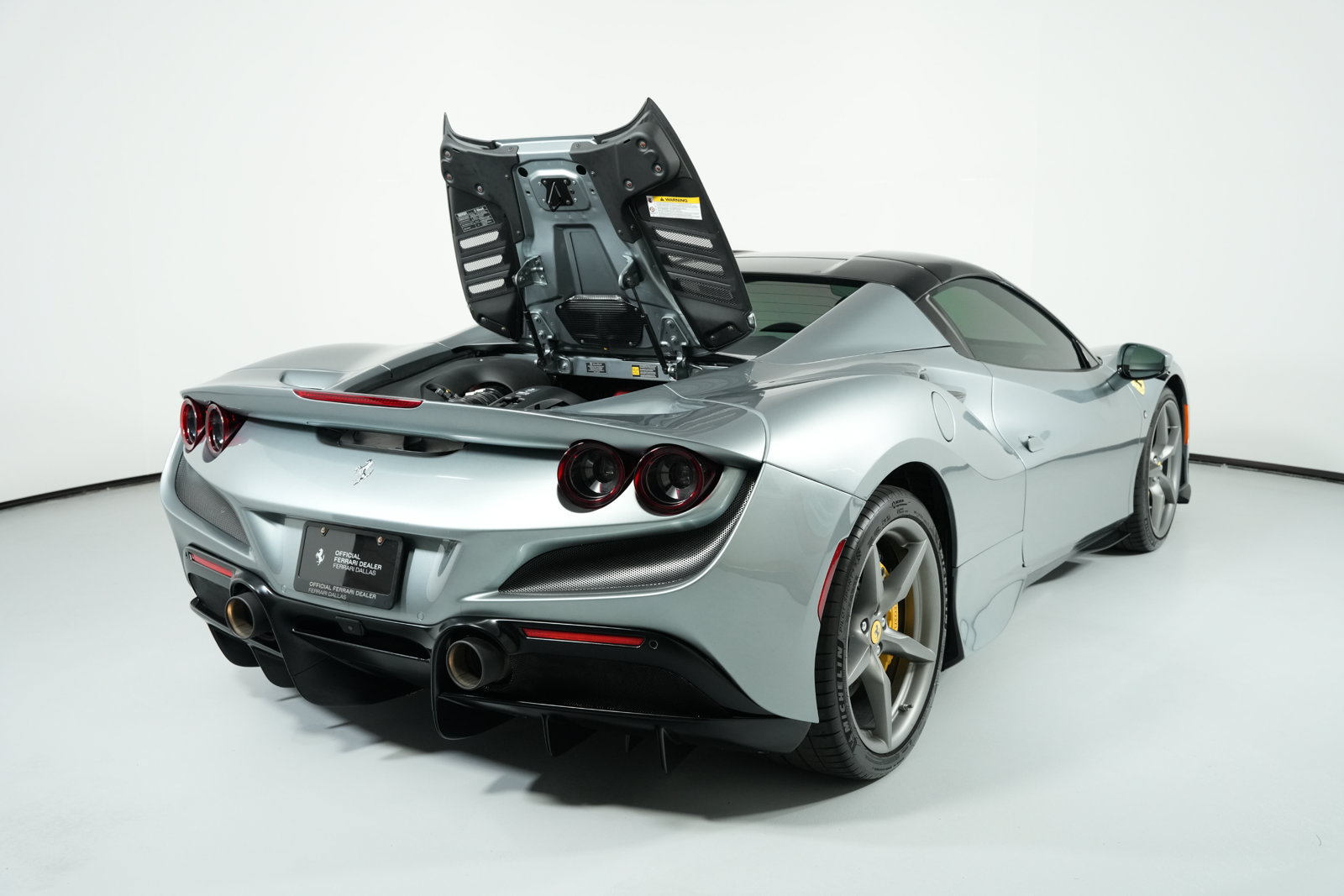 Used 2021 Ferrari F8 Spider RWD image 13