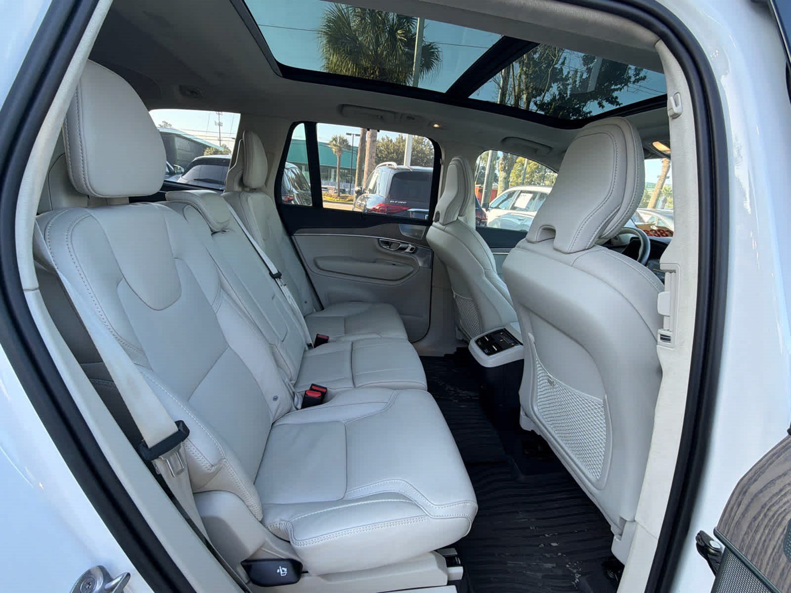 Used 2024 Volvo XC90 B6 Ultimate w/ Lounge Package AWD/4WD image 21