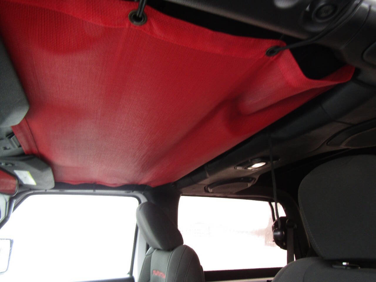 Used 2018 Jeep Wrangler Rubicon w/ Cold Weather Group image 23