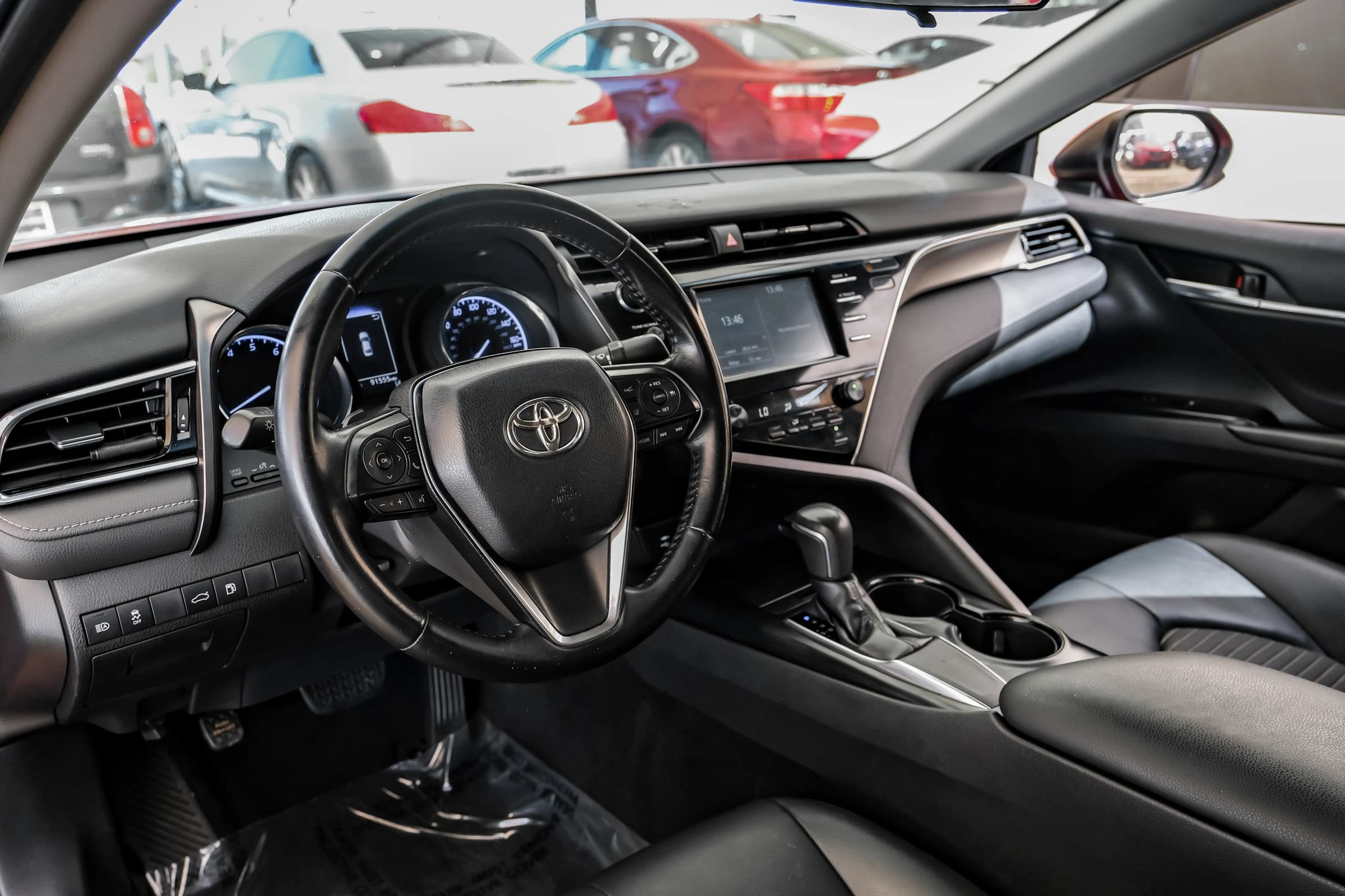 Used 2018 Toyota Camry SE FWD image 2