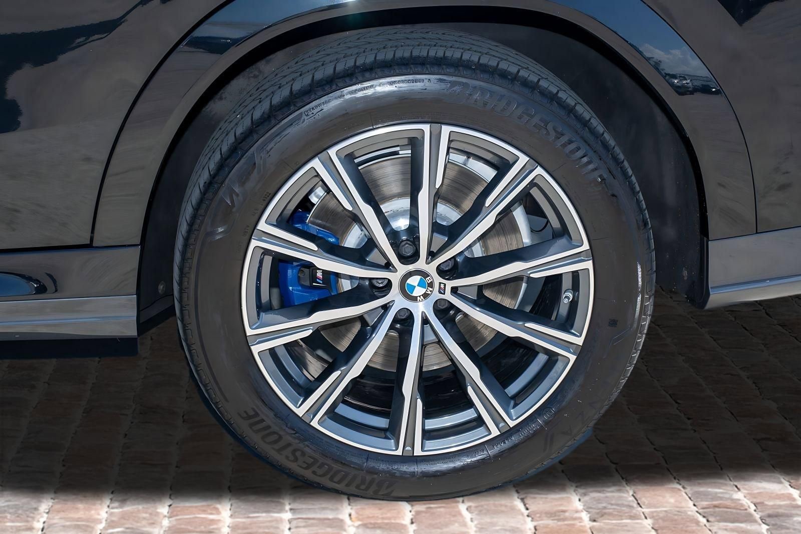 Used 2022 BMW X6 M50i w/ Executive Package image 41