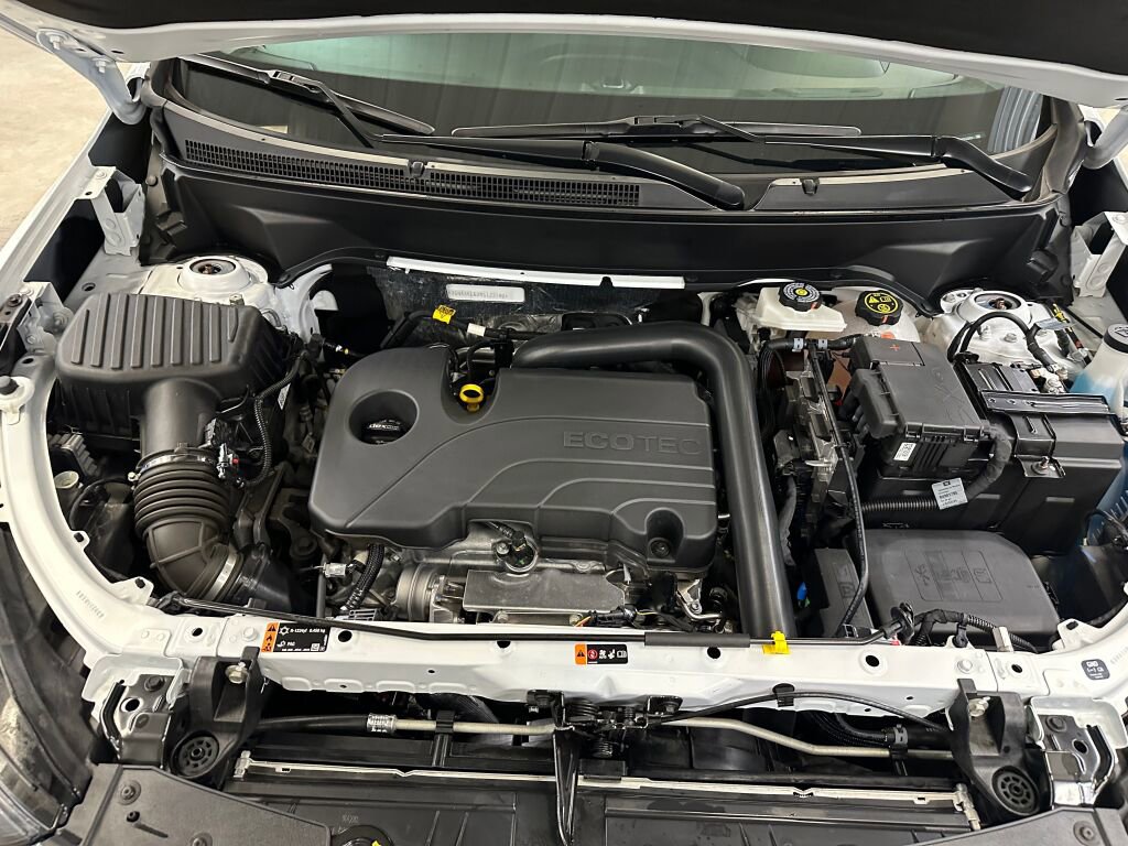 Certified 2024 Chevrolet Equinox LT w/ LPO, Floor Liner Package image 38