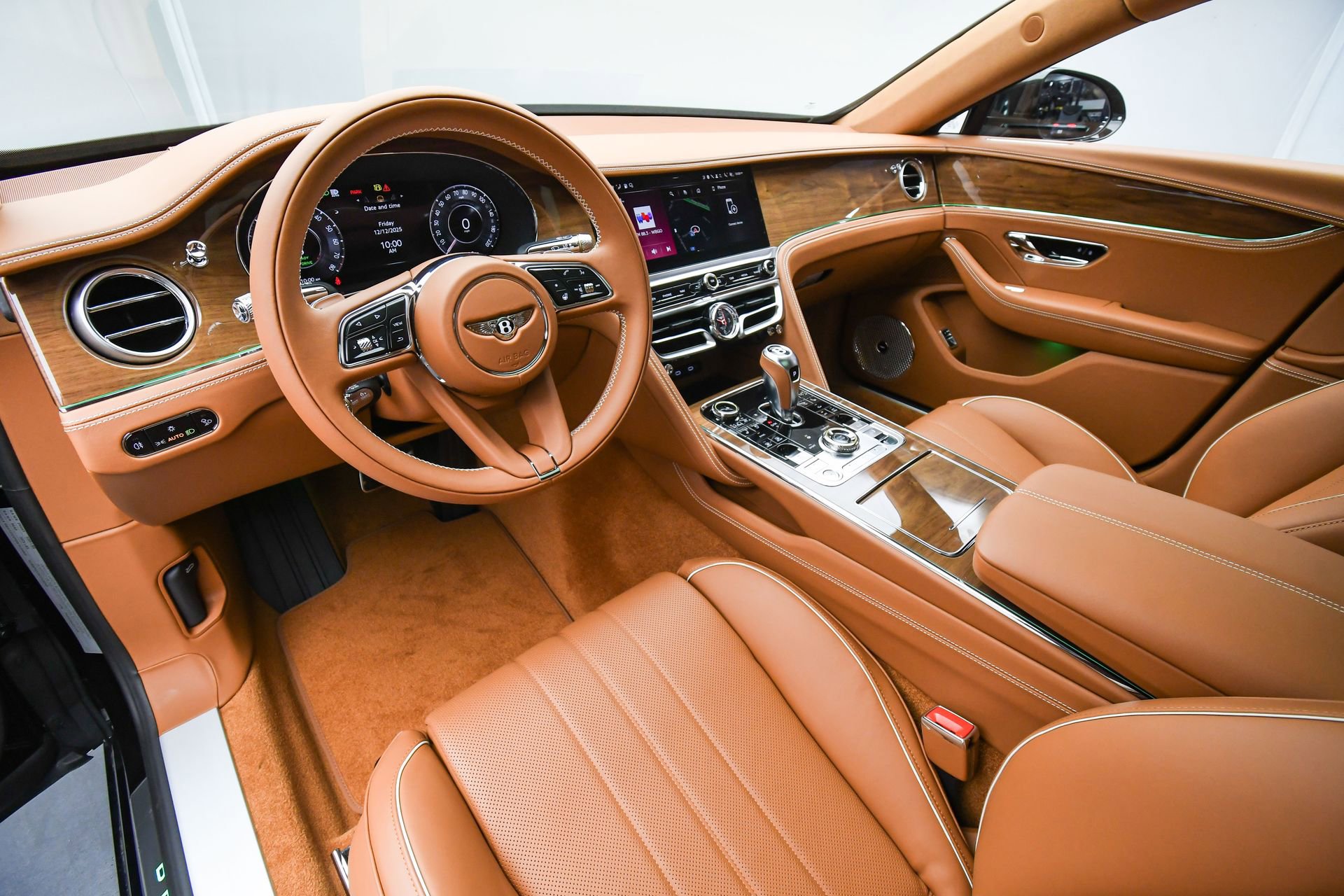 New 2026 Bentley Flying Spur Plug-In Hybrid AWD/4WD image 2