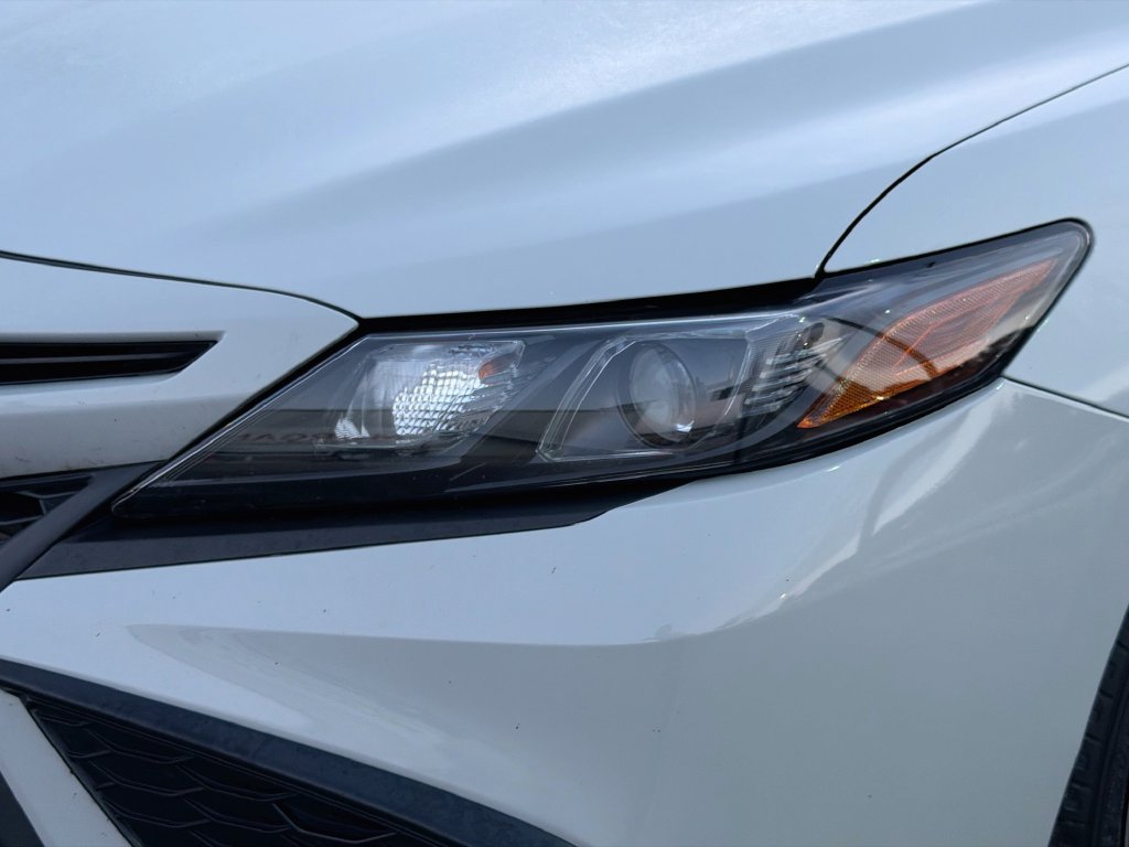 Used 2022 Toyota Camry SE FWD image 9