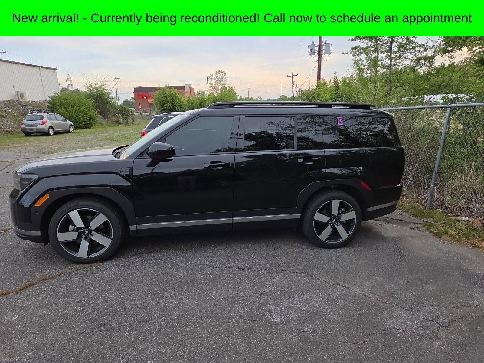 Used 2024 Hyundai Santa Fe Limited image 3
