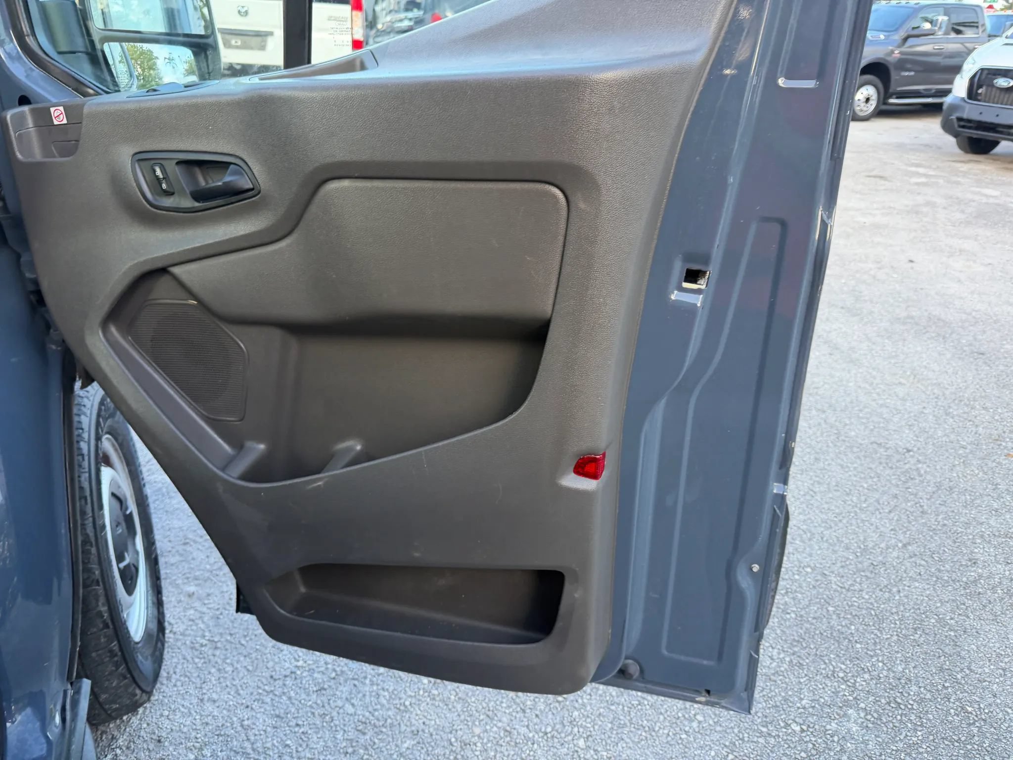 Used 2020 Ford Transit 250 148 High Roof Extended RWD image 17
