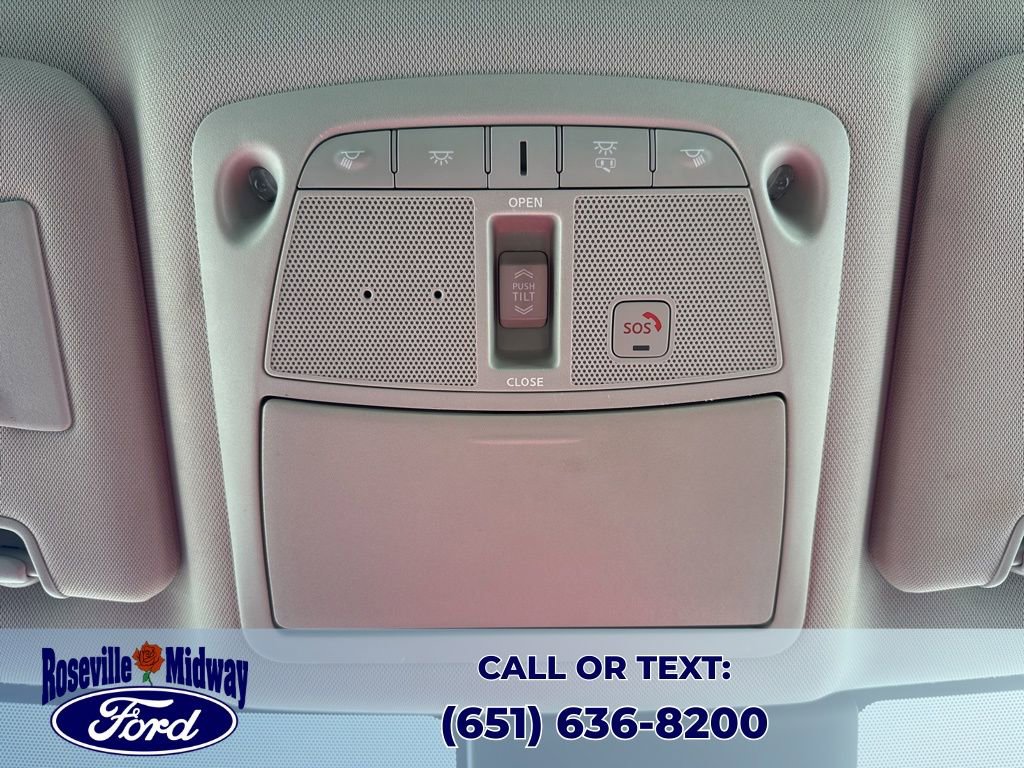 Used 2017 Nissan Rogue SL w/ SL Premium Package image 19