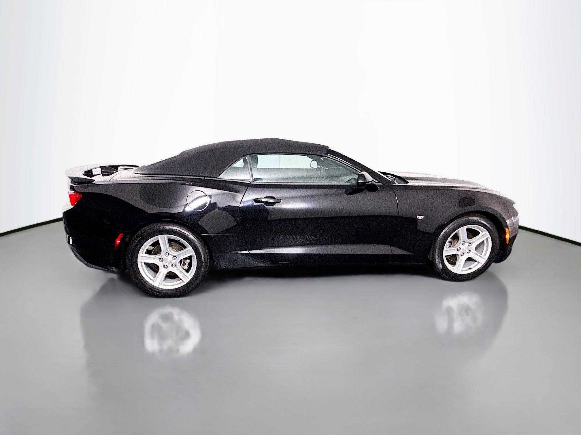 Used 2019 Chevrolet Camaro LT image 11