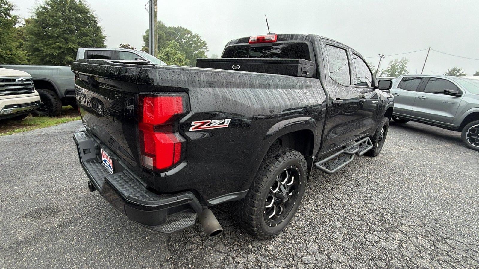 Used 2023 Chevrolet Colorado Z71 w/ Z71 Convenience Package 2 AWD/4WD image 9