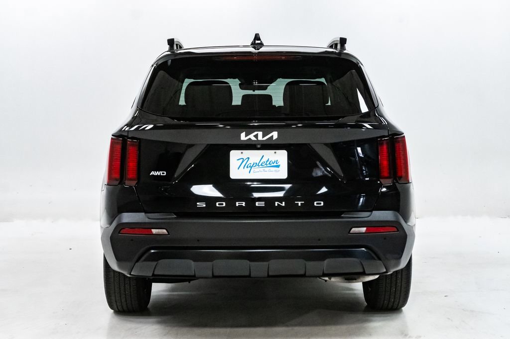 Certified 2022 Kia Sorento S w/ Panoramic Sunroof Package AWD/4WD image 34