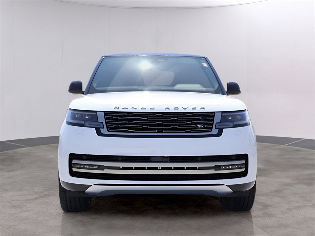 Used 2024 Land Rover Range Rover SE image 4