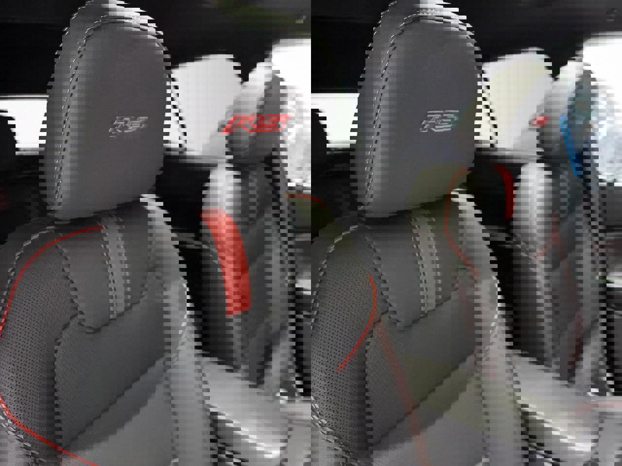 Used 2024 Chevrolet Trax RS w/ Sunroof Package image 9