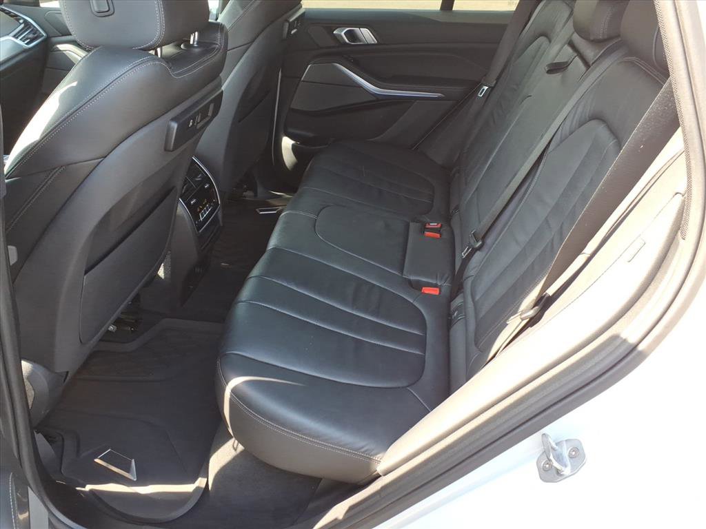 Used 2019 BMW X5 xDrive40i w/ M Sport Package image 6