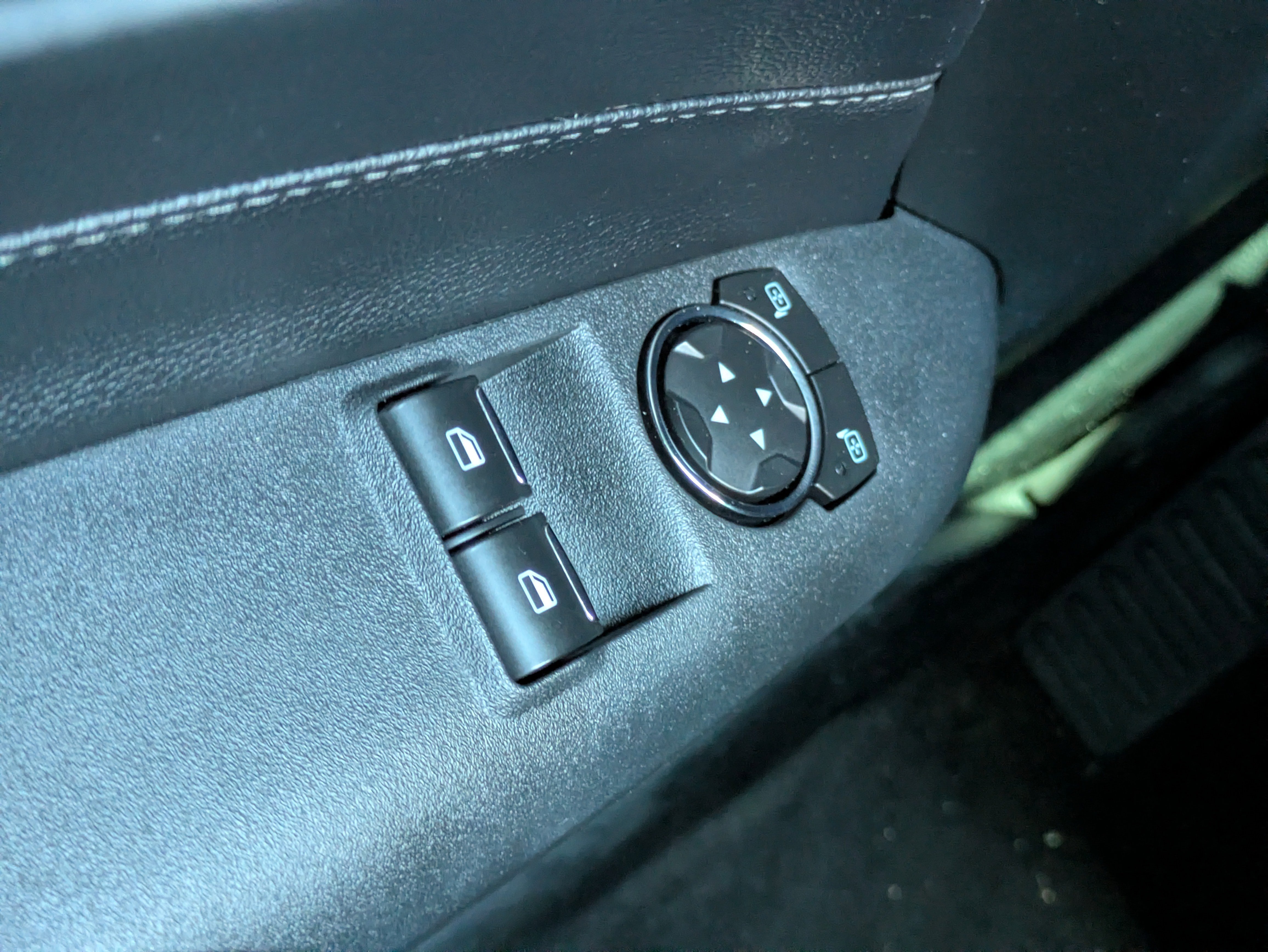 Used 2020 Ford Mustang Premium image 12