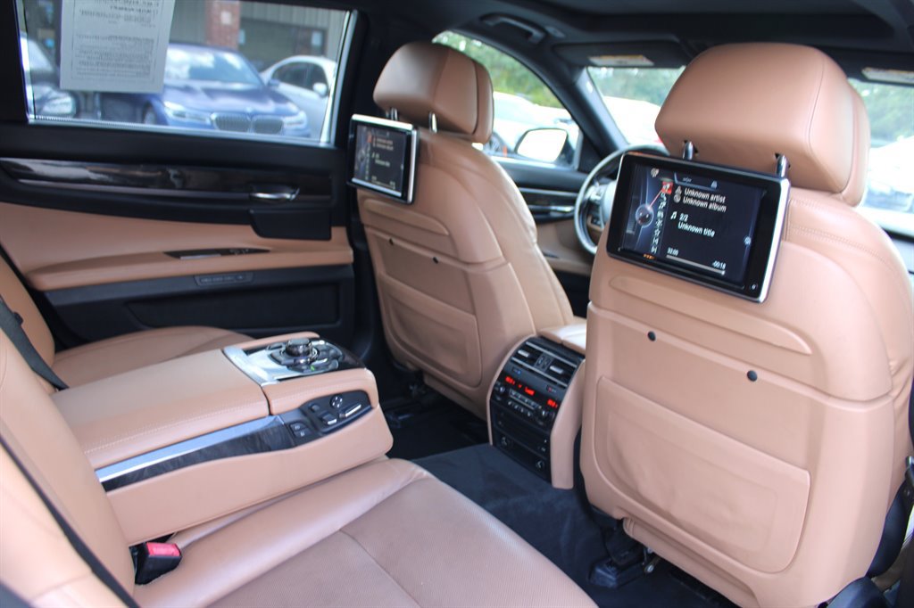 Used 2013 BMW 750Li RWD image 21