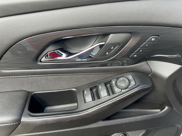 Used 2023 Chevrolet Traverse High Country image 12