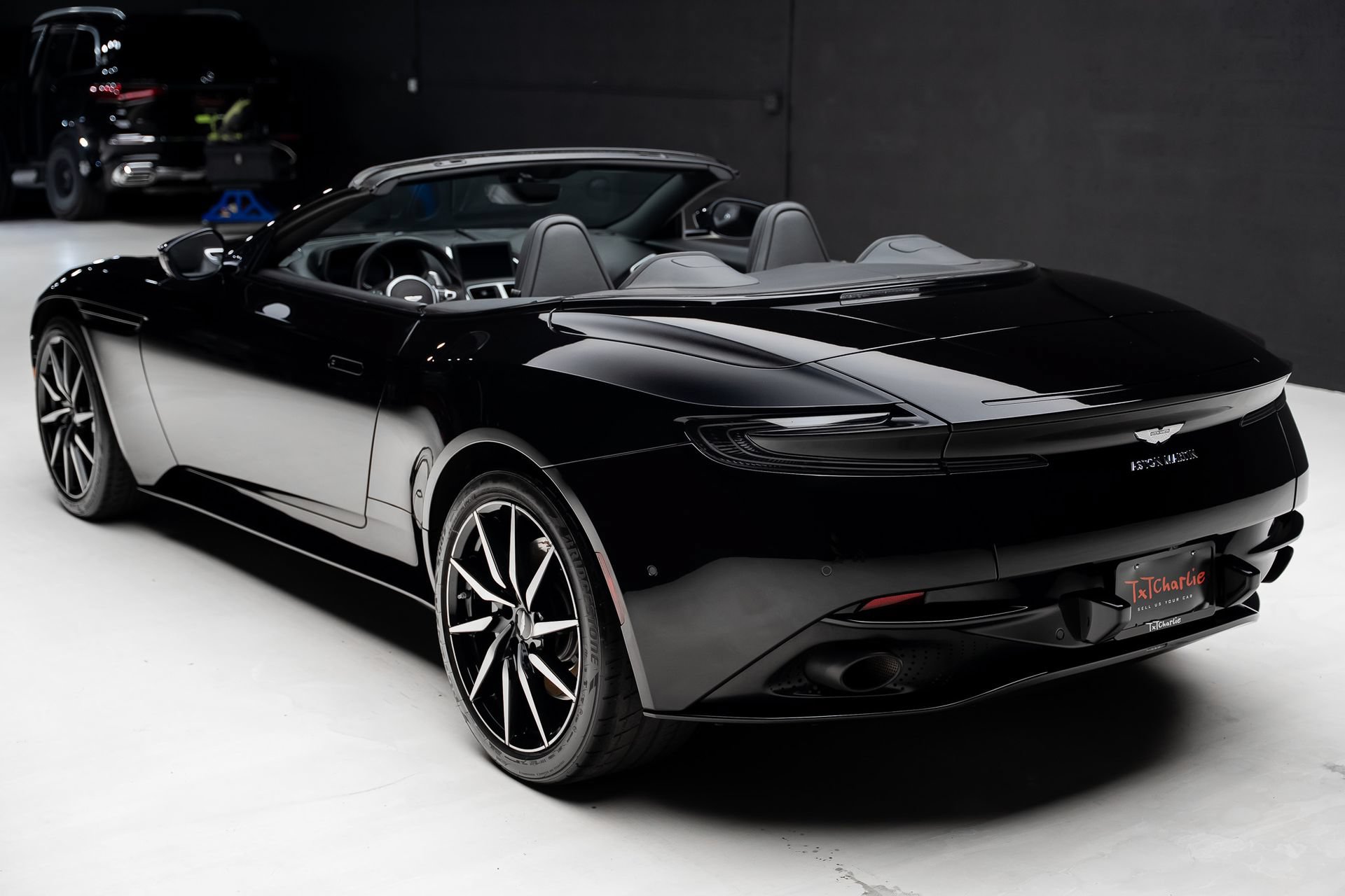 Used 2019 Aston Martin DB11 Volante RWD image 7