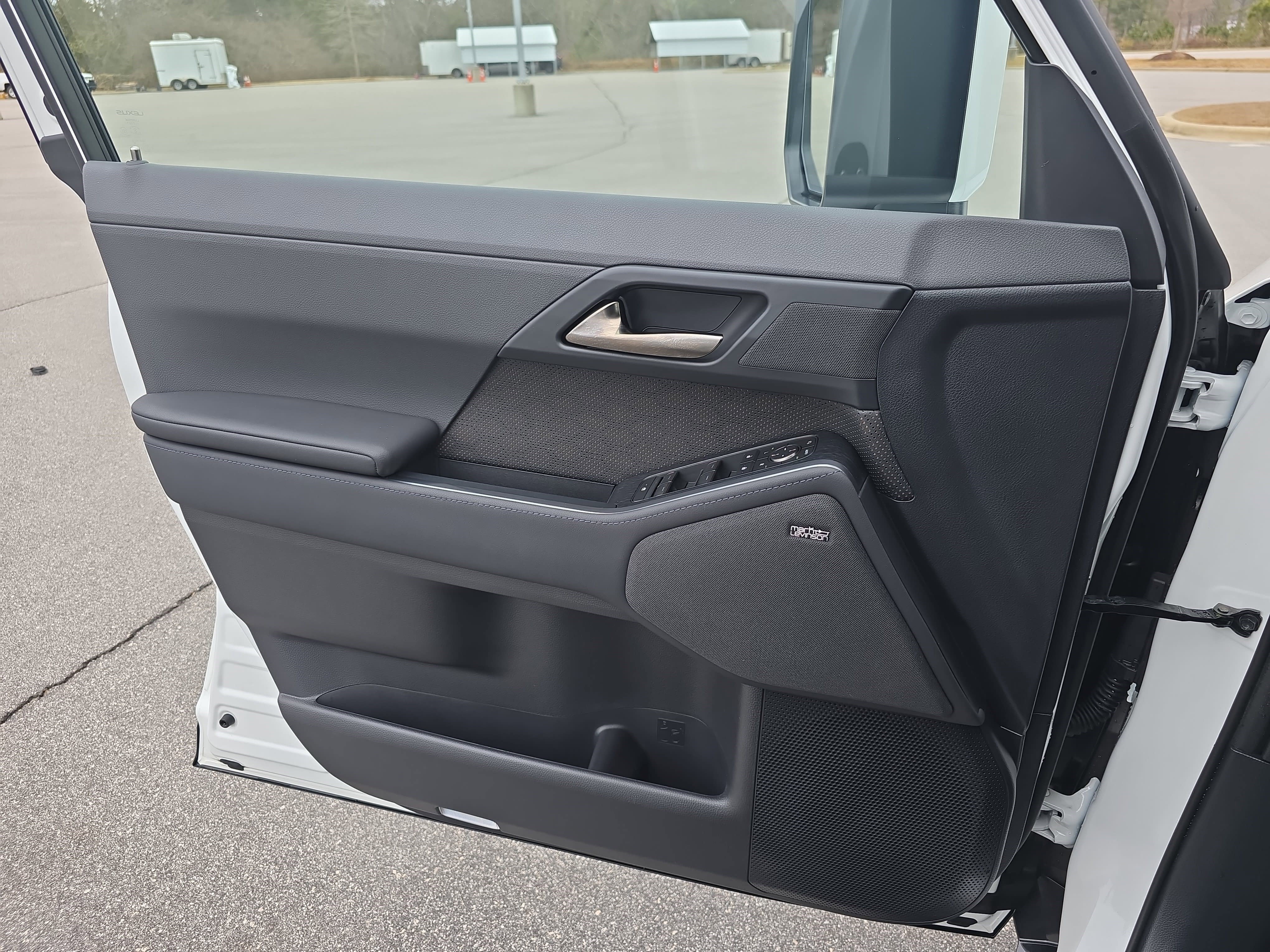 Used 2025 Lexus GX 550 image 27