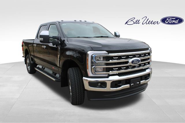 New 2026 Ford F250 Lariat w/ Chrome Package video 2