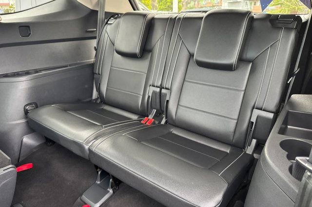 Used 2021 Volkswagen Atlas SEL R-Line image 17