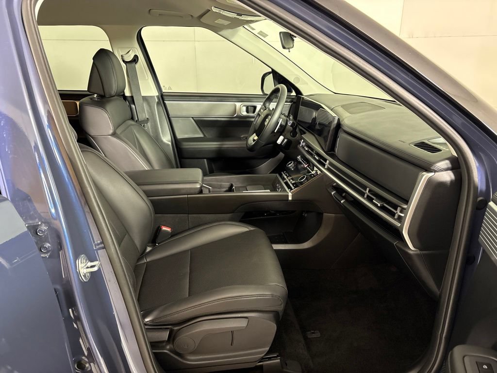 Used 2026 Hyundai Santa Fe SEL FWD image 16