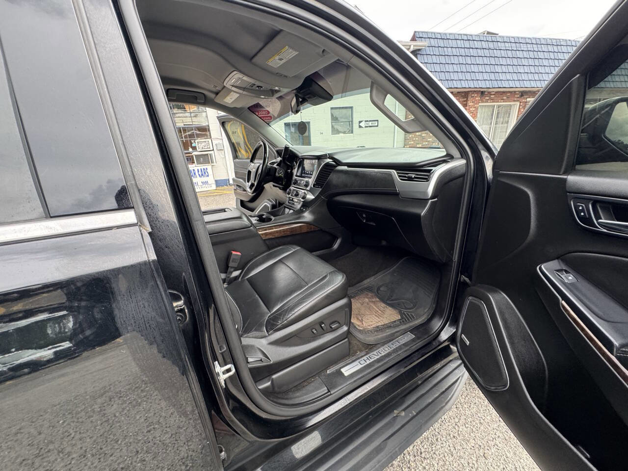 Used 2018 Chevrolet Suburban LT AWD/4WD image 45