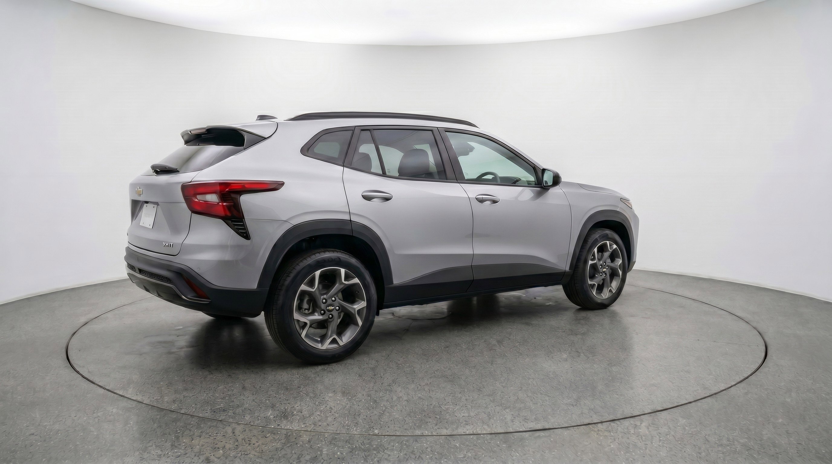 Used 2025 Chevrolet Trax LT FWD image 9