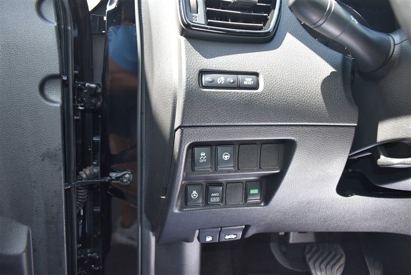 Used 2019 Nissan Rogue Sport SV w/ Technology Package AWD/4WD image 12