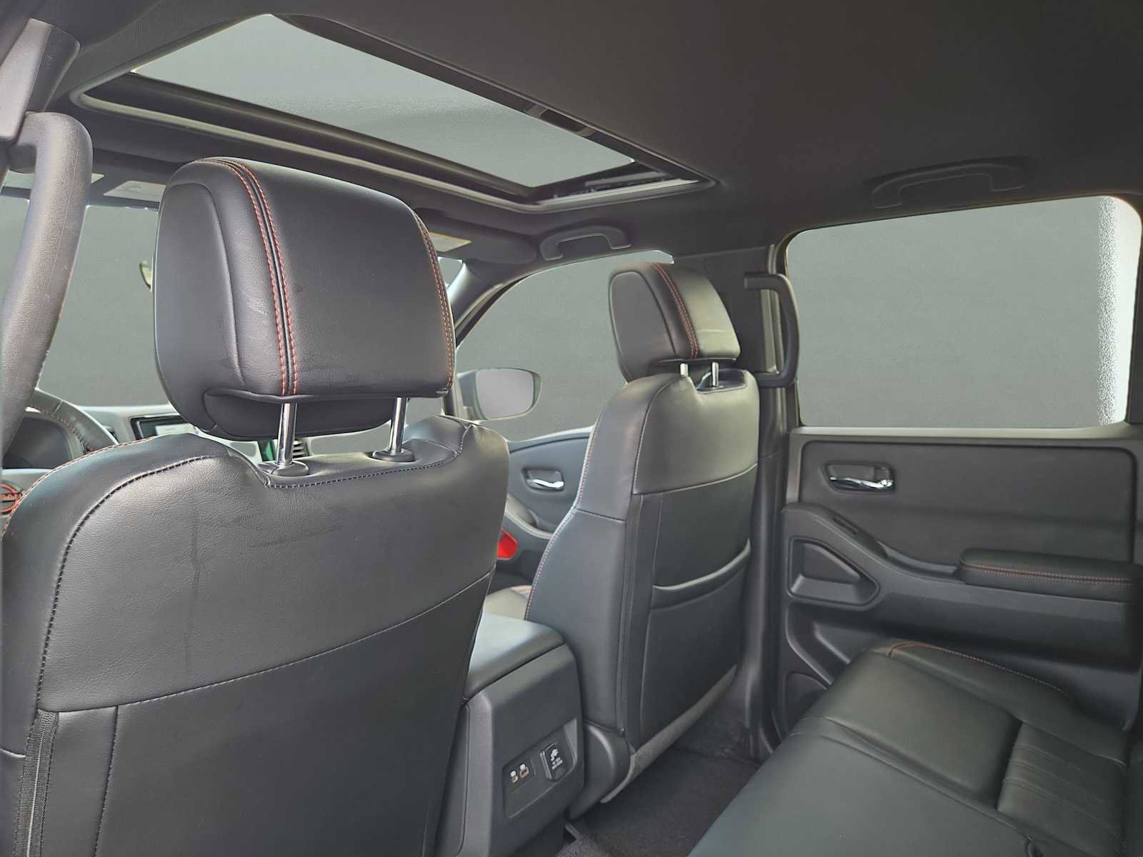 Used 2023 Nissan Frontier PRO-4X w/ Pro-4X Premium Package image 18