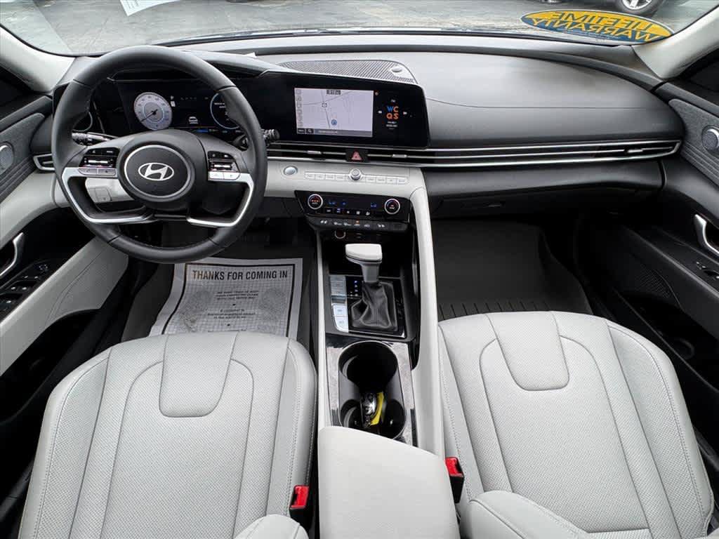 Used 2024 Hyundai Elantra Limited FWD image 11