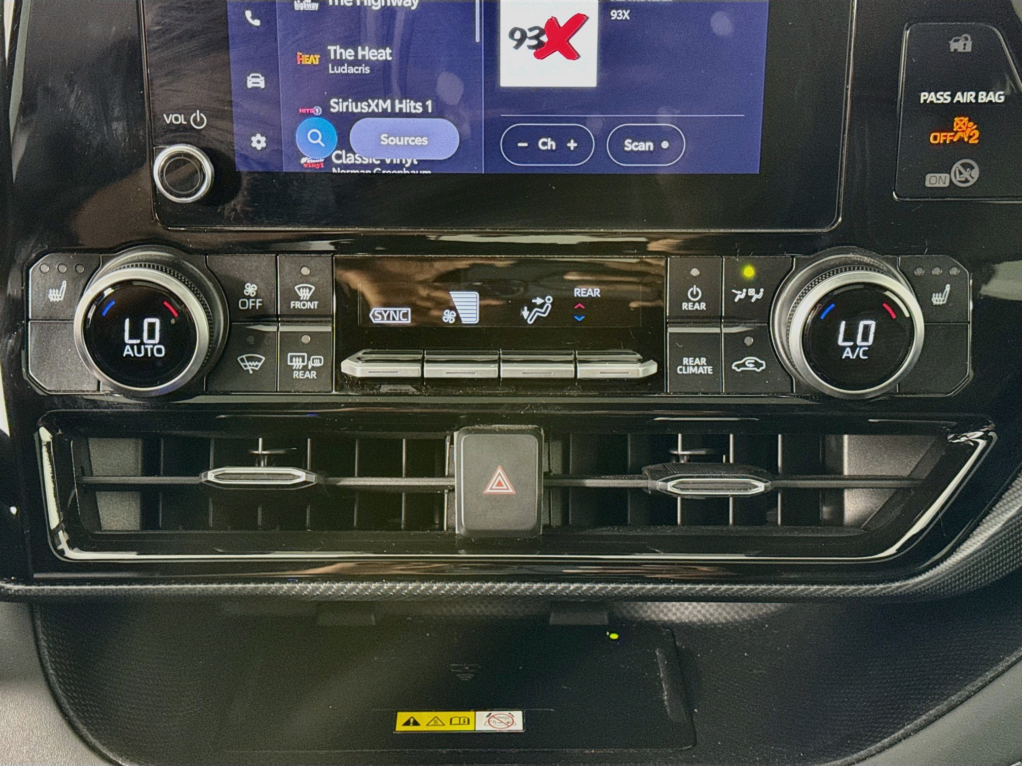 Certified 2025 Toyota Highlander XSE AWD/4WD image 15