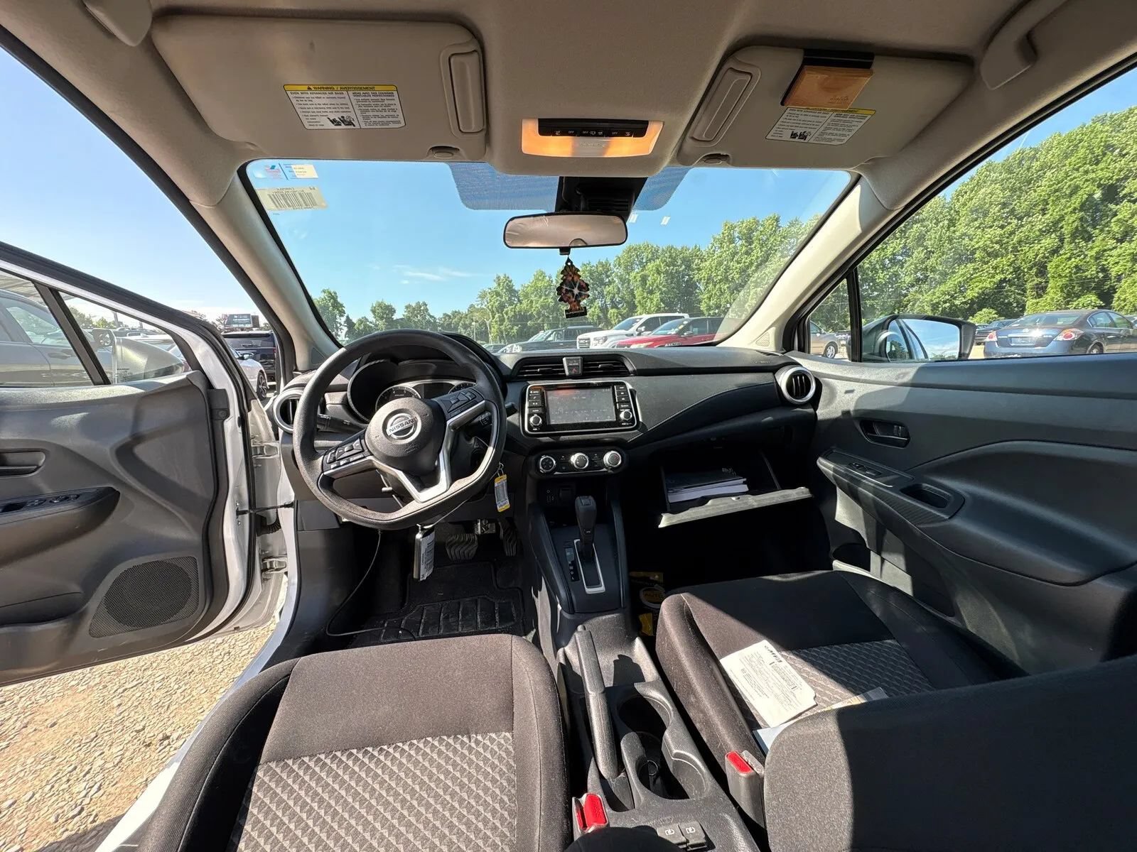 Used 2022 Nissan Versa S FWD image 6