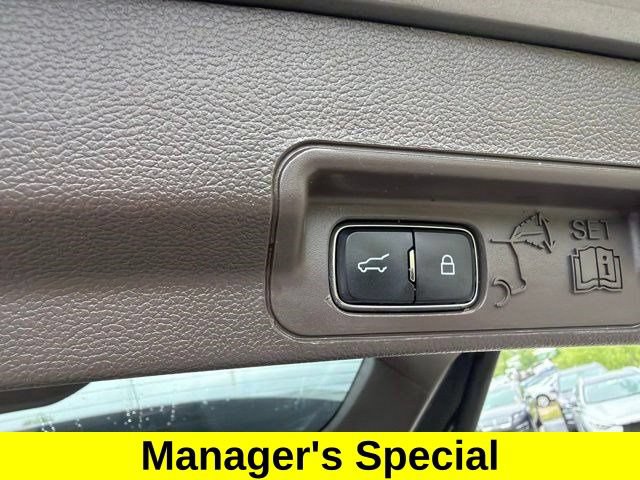 Used 2020 Ford Explorer Platinum w/ Premium Technology Package AWD/4WD image 40