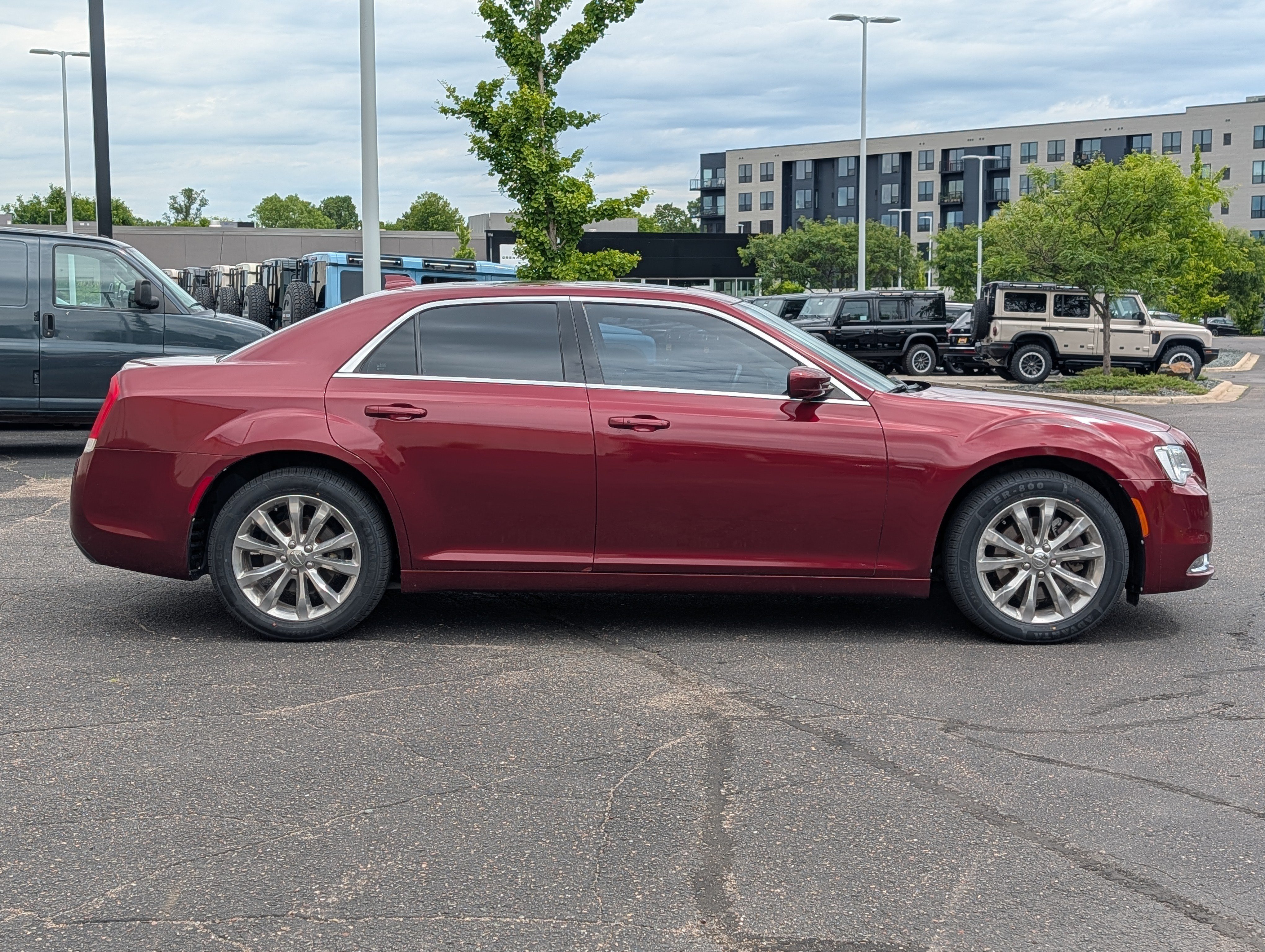 Used 2017 Chrysler 300 Limited w/ Value Package AWD/4WD image 8