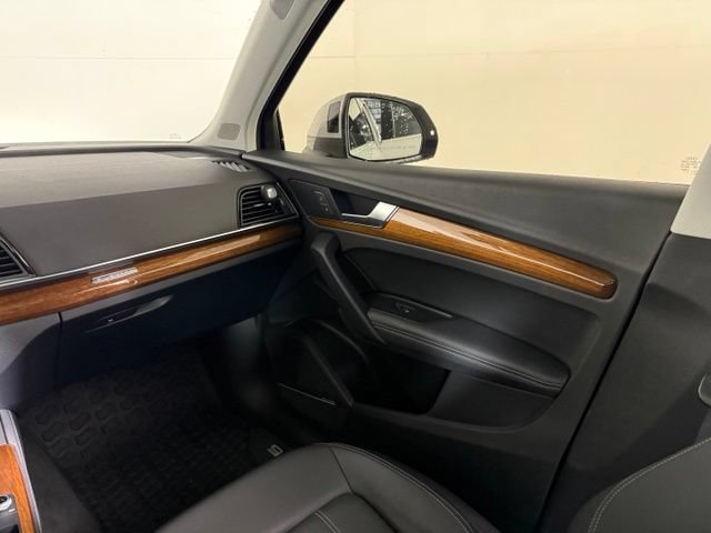 Used 2023 Audi Q5 2.0T Premium Plus w/ Premium Plus Package AWD/4WD image 18