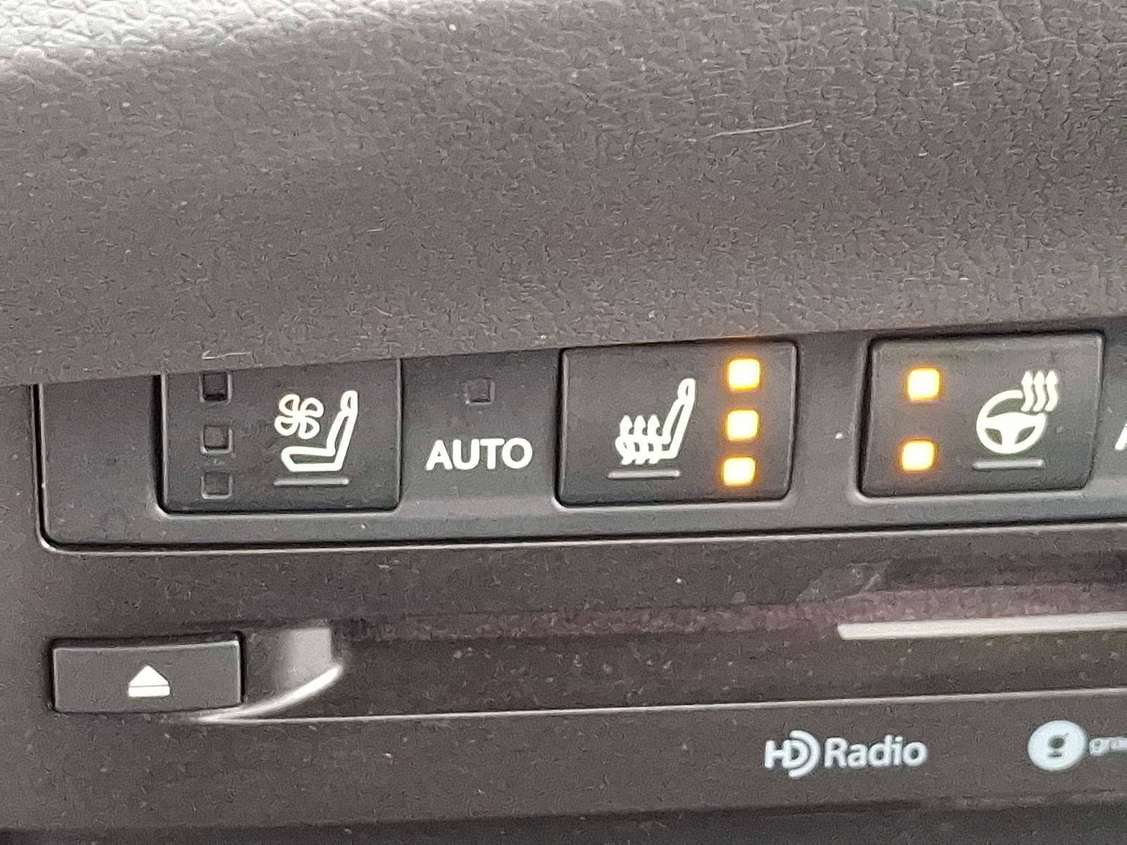 Used 2022 Lexus ES 300h w/ Luxury Package image 19