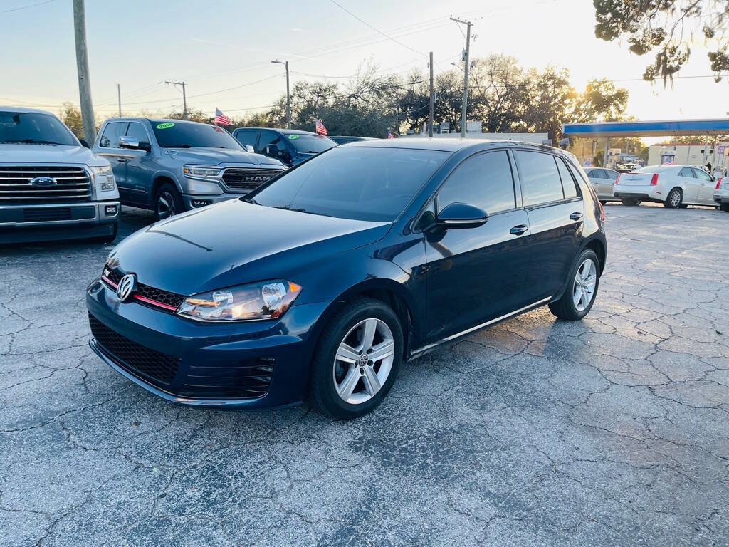 Used 2017 Volkswagen Golf Wolfsburg Edition image 4