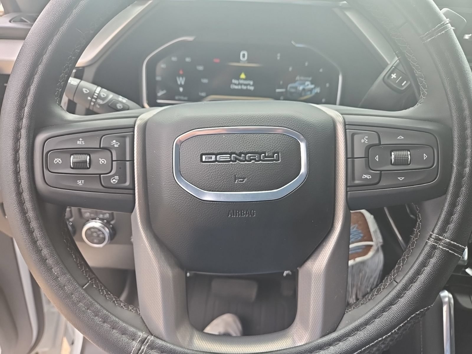 Used 2024 GMC Sierra 2500 Denali w/ Denali Reserve Package AWD/4WD image 17