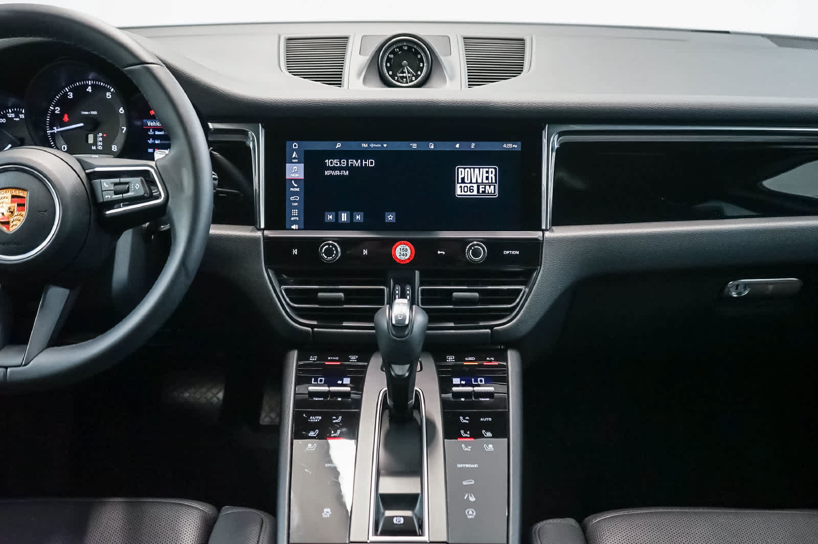 Certified 2026 Porsche Macan AWD/4WD image 11