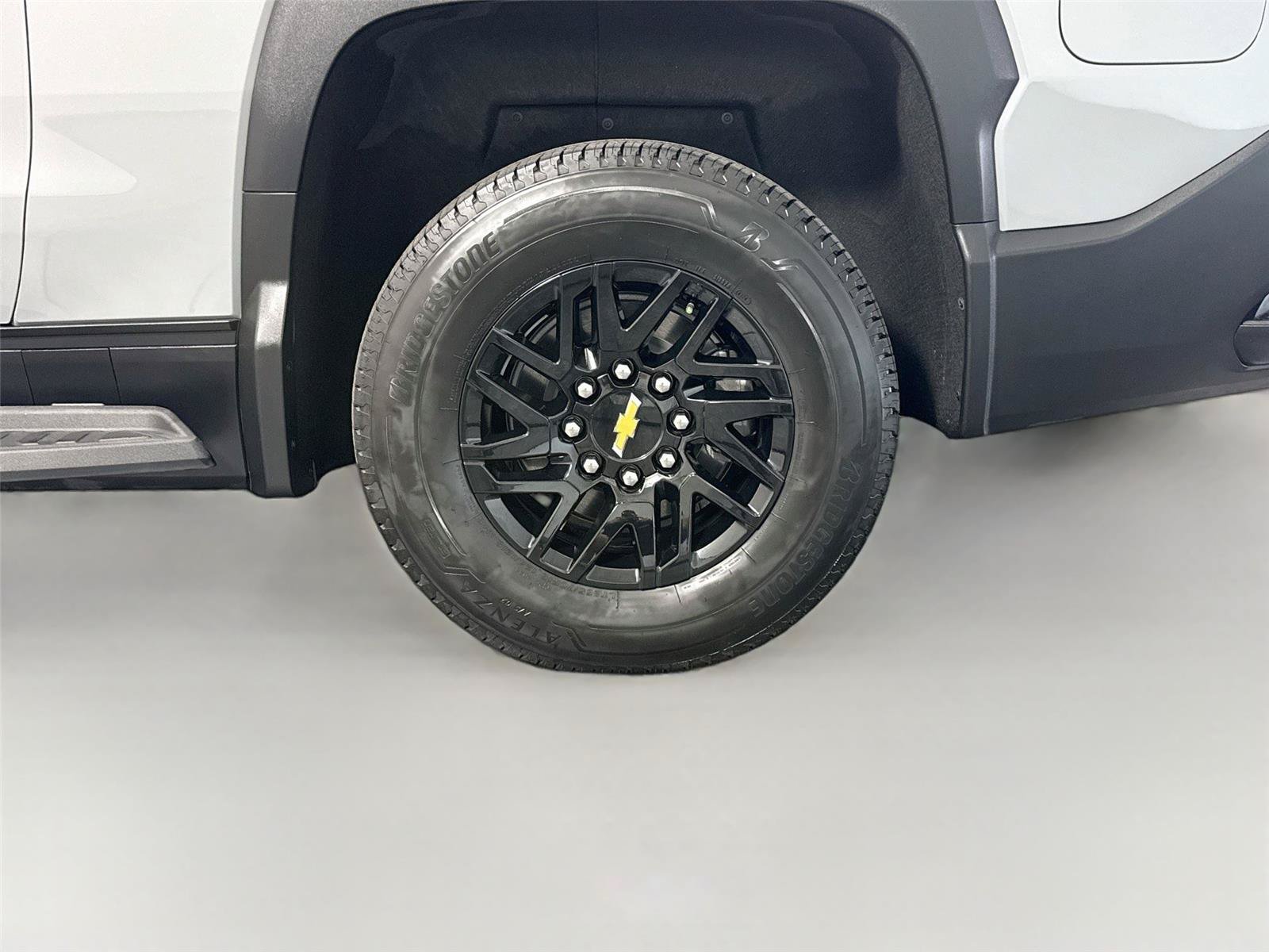 Used 2026 Chevrolet Silverado EV LT AWD/4WD image 30