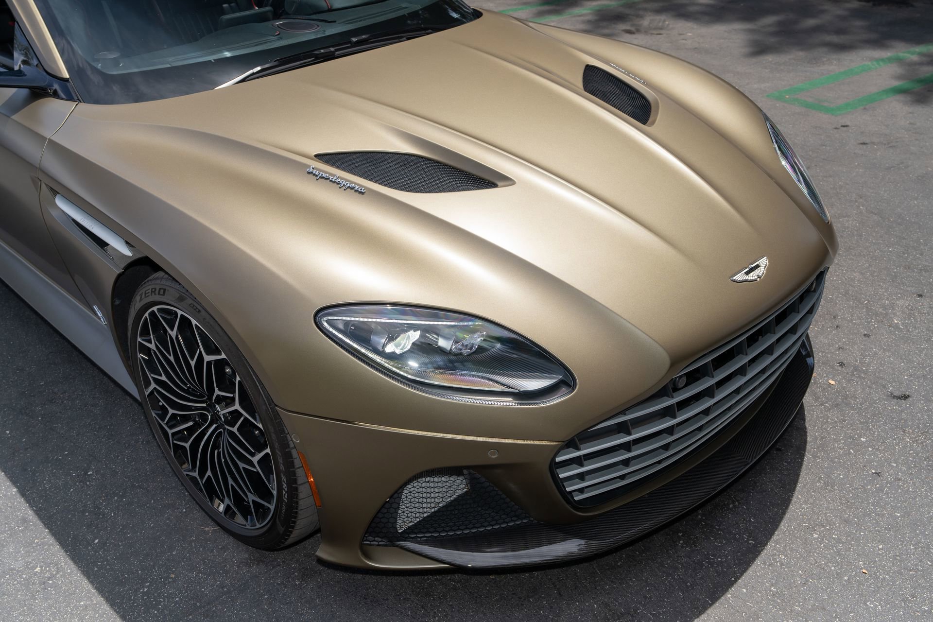Used 2020 Aston Martin DBS Superleggera RWD image 9