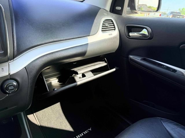 Used 2015 Dodge Journey R/T w/ Flexible Seating Group FWD image 34