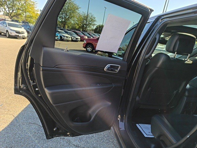 Used 2022 Jeep Grand Cherokee Laredo X image 13