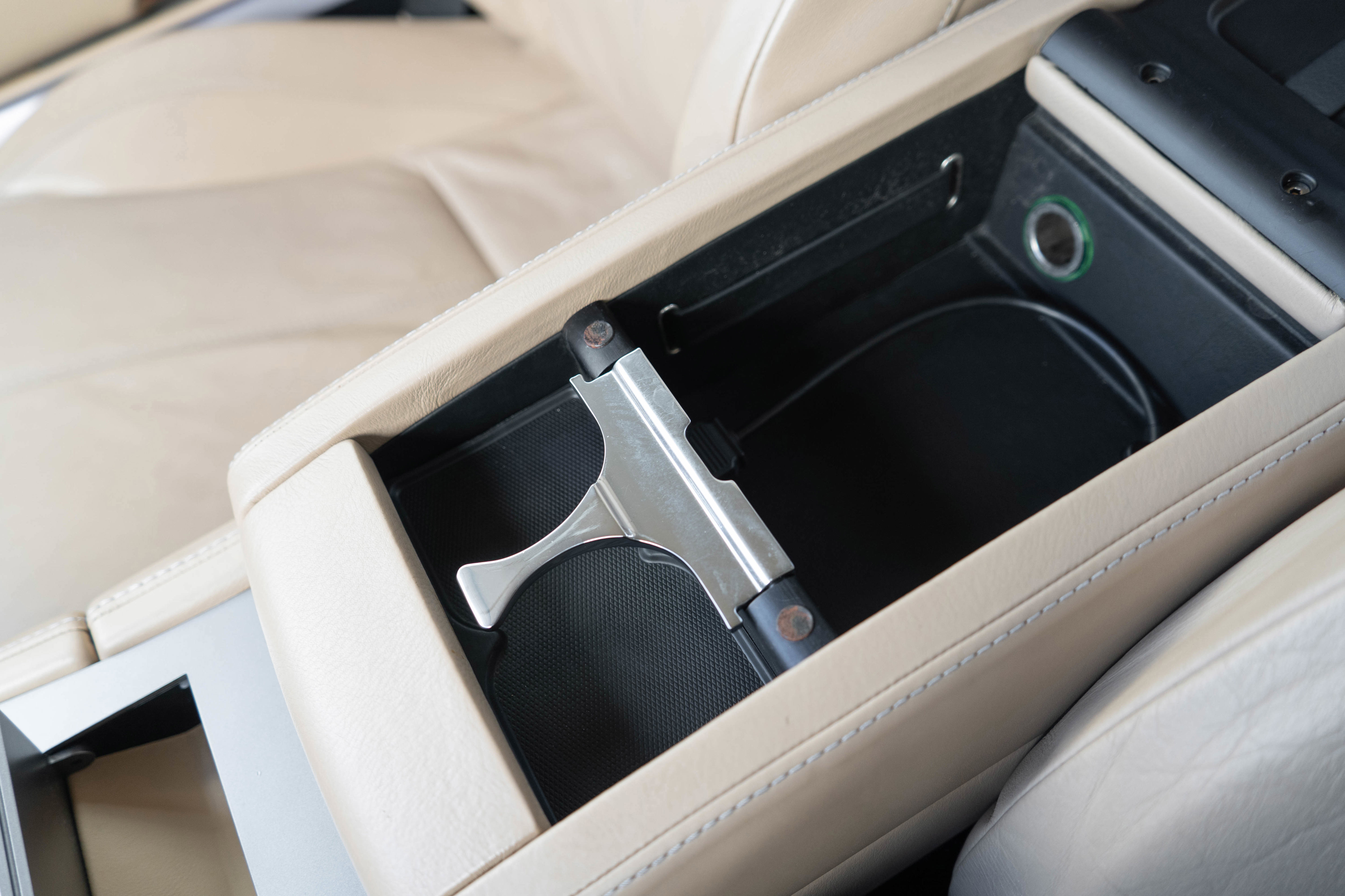 Used 2009 Aston Martin DB9 Volante image 23