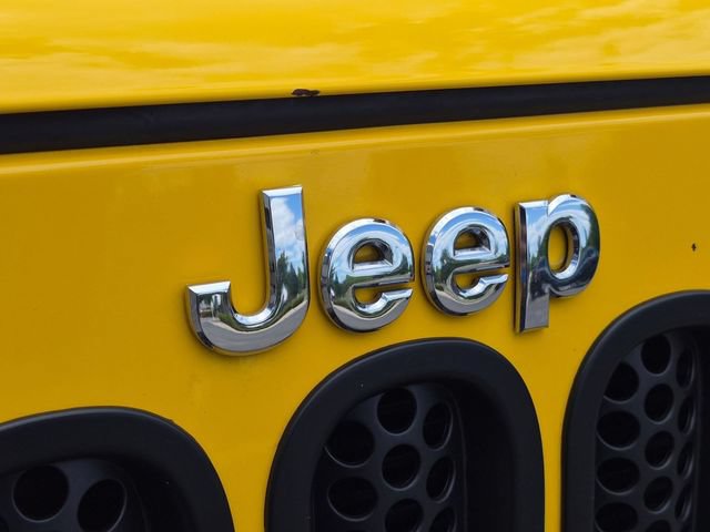Used 2015 Jeep Wrangler Sport w/ Quick Order Package 24S AWD/4WD image 9