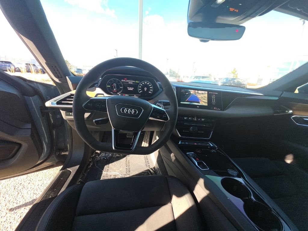 Used 2022 Audi e-tron GT Premium Plus image 12