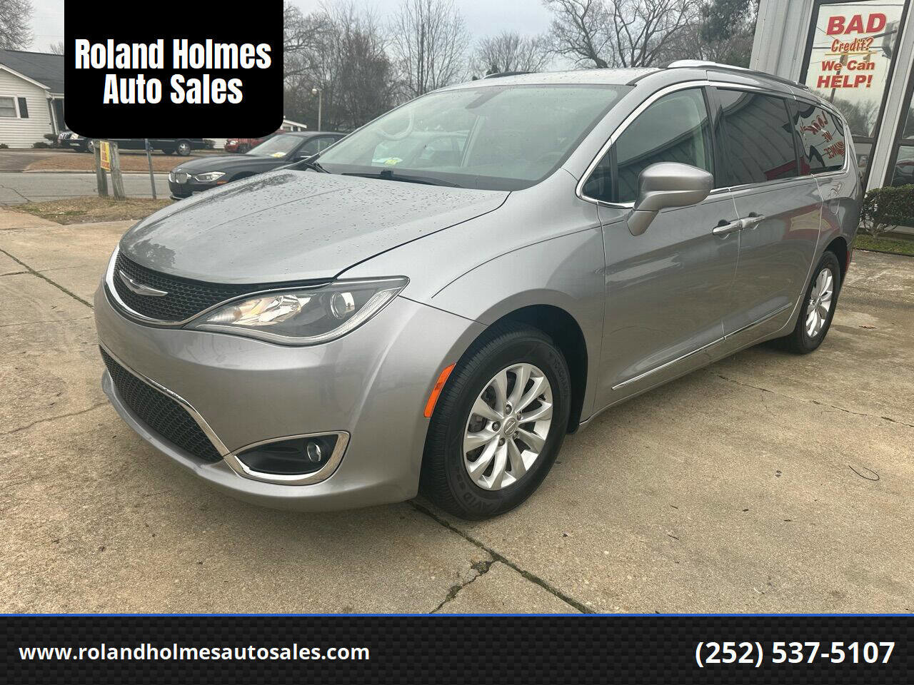 Used 2018 Chrysler Pacifica Touring-L Plus FWD image 1