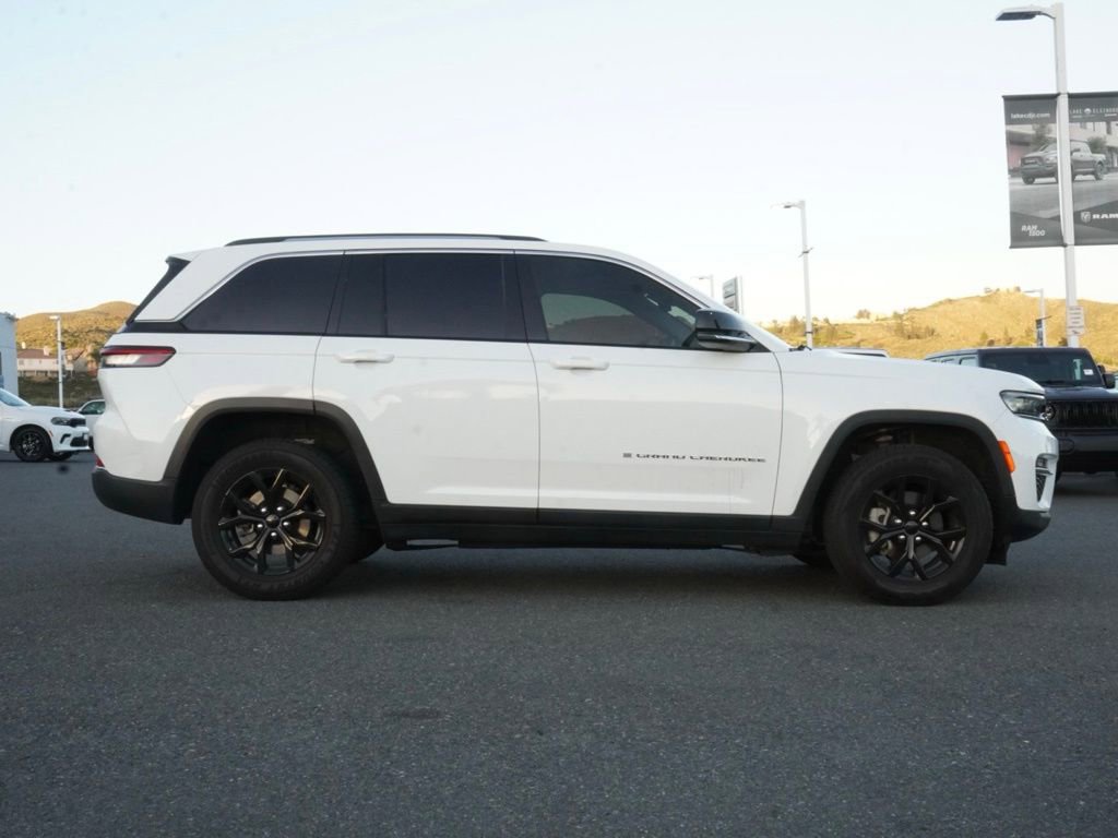 Used 2023 Jeep Grand Cherokee Limited image 3